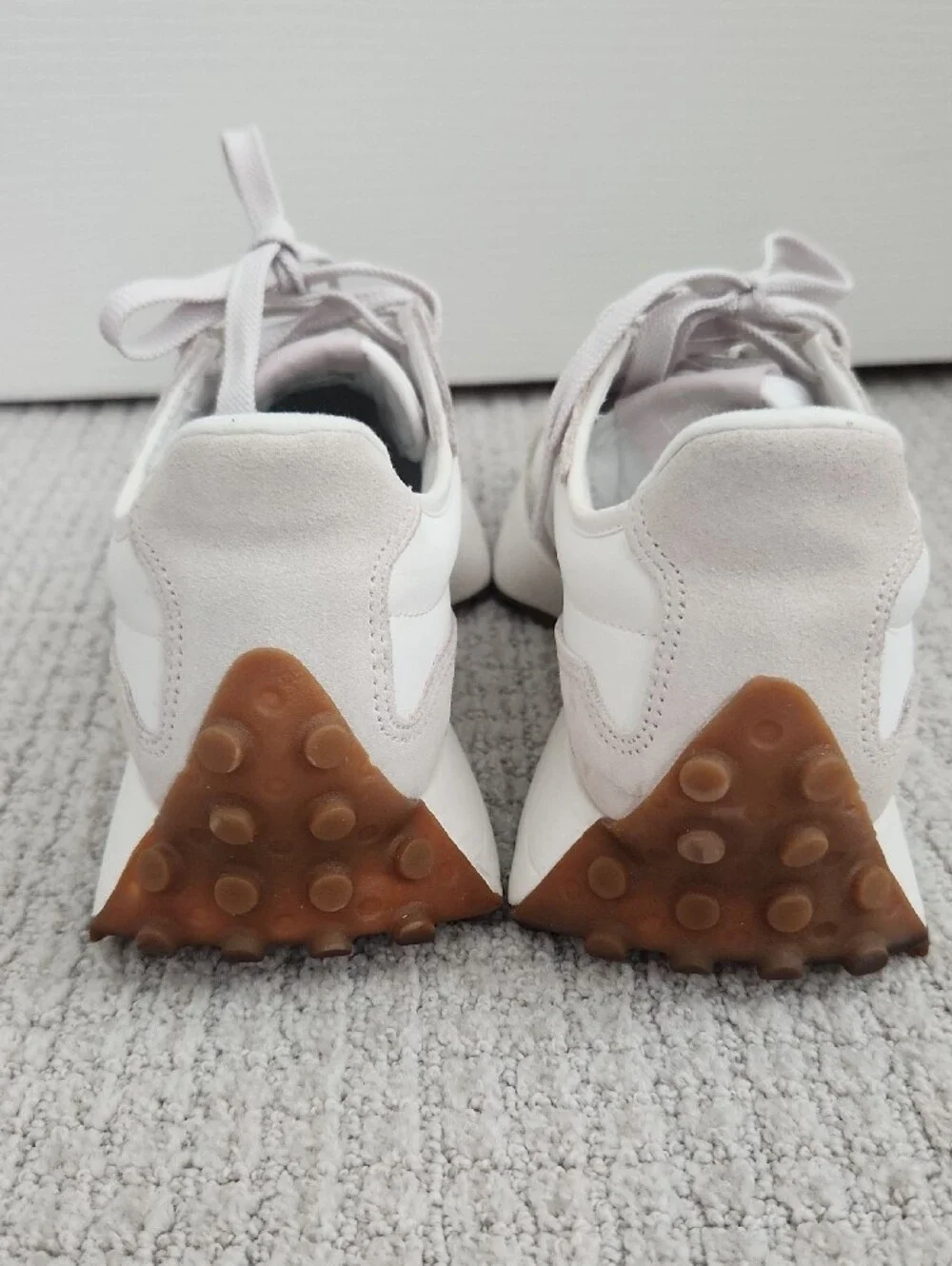 New Balance 327 Trainer - Picture 3 of 10